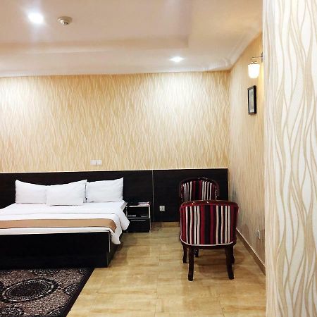 Fawzy Hotel Ibadan Exterior foto